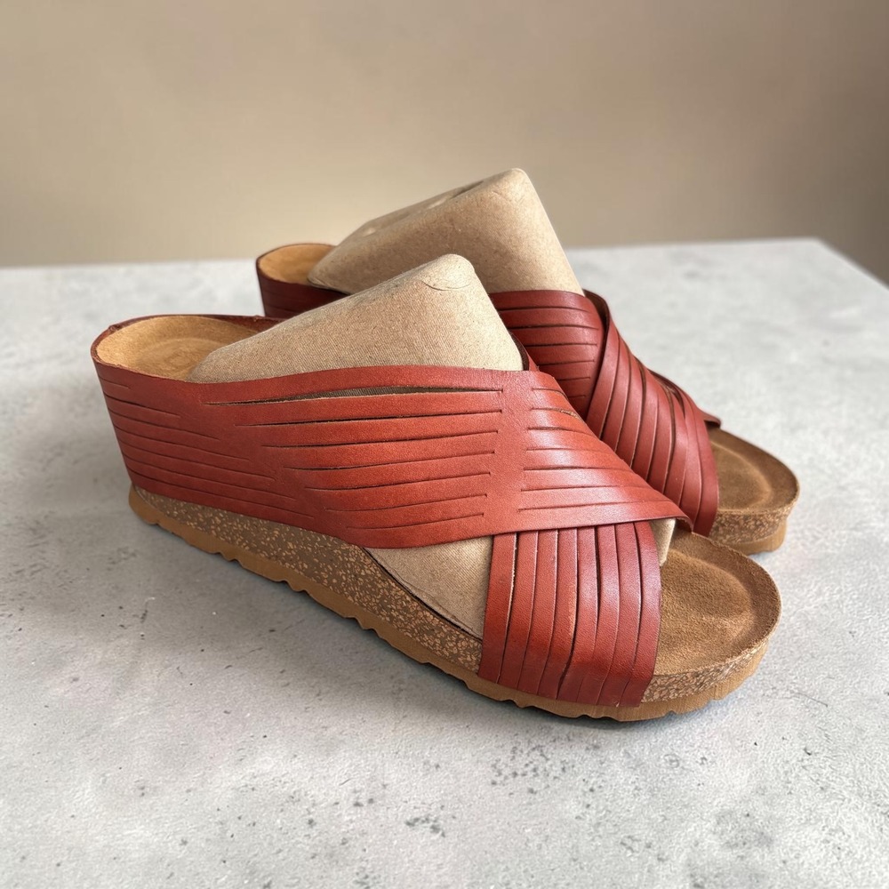 Yokono Multi Strand Strappy Cork Wedge Slip On Rust Sandals Women's Size 7.5-8
